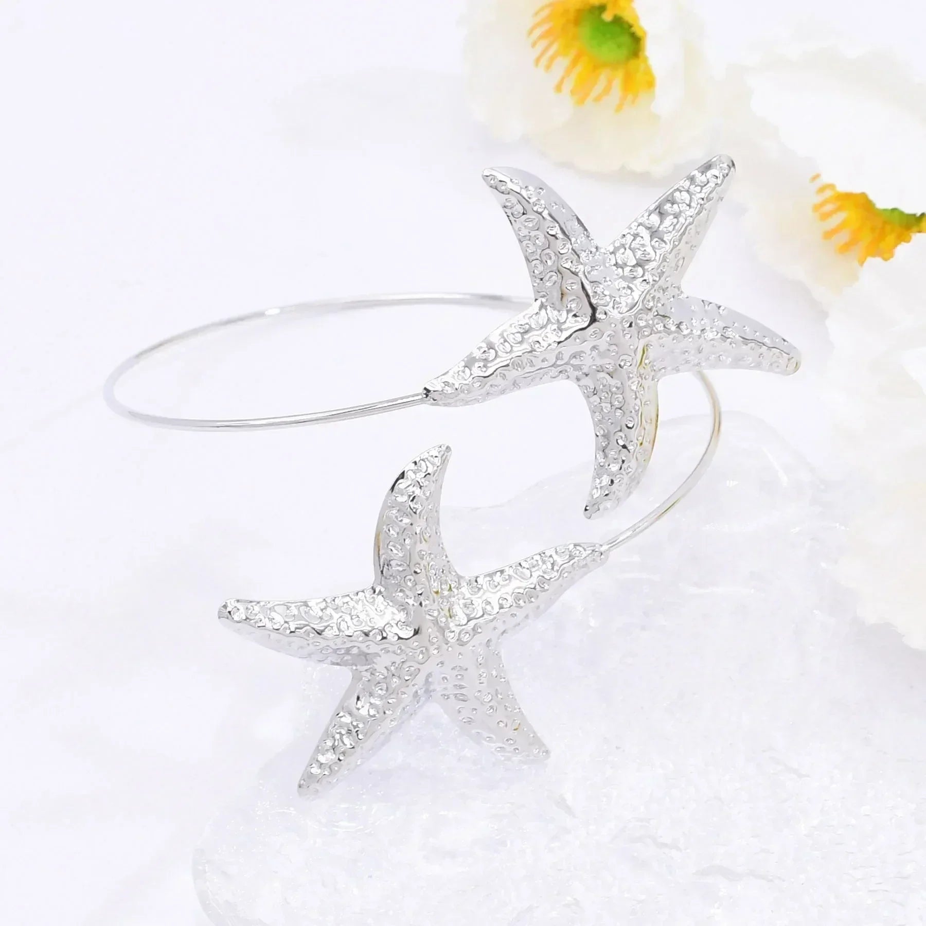 New Fashion Golden Alloy 2 Starfish Arm Bracelet for Women  Summer Beach \Dance Party Cuff Bracelets Jewlery Accessories Gifts