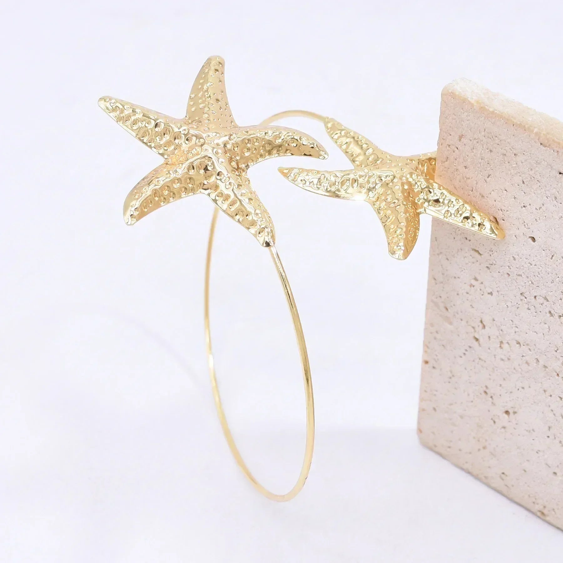 New Fashion Golden Alloy 2 Starfish Arm Bracelet for Women  Summer Beach \Dance Party Cuff Bracelets Jewlery Accessories Gifts